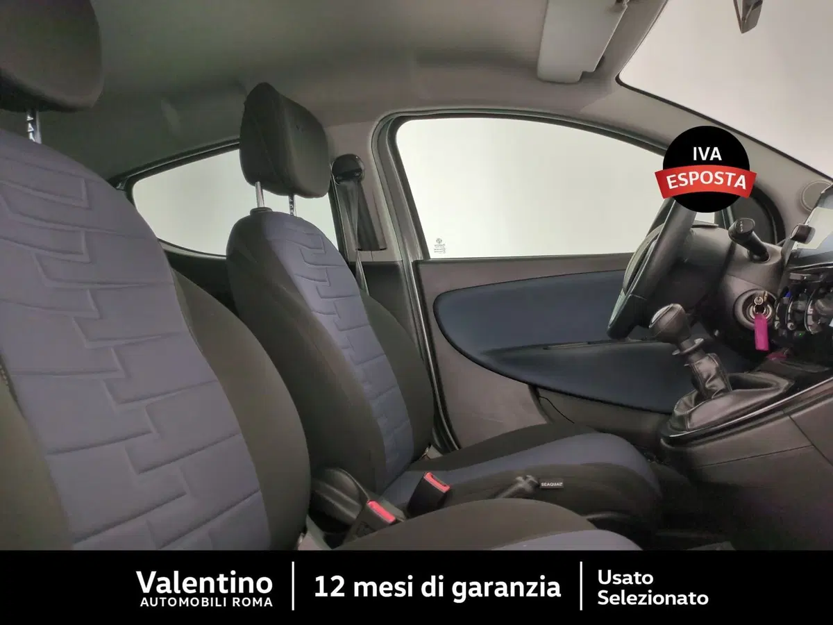 Lancia Ypsilon usata a Roma (12)