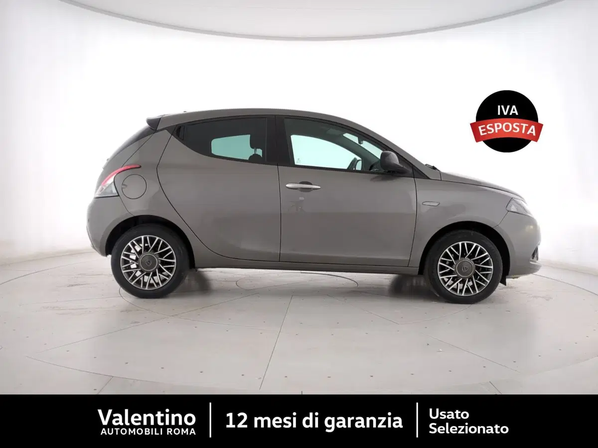 Lancia Ypsilon usata a Roma (2)