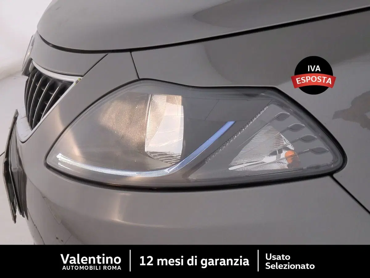 Lancia Ypsilon usata a Roma (7)