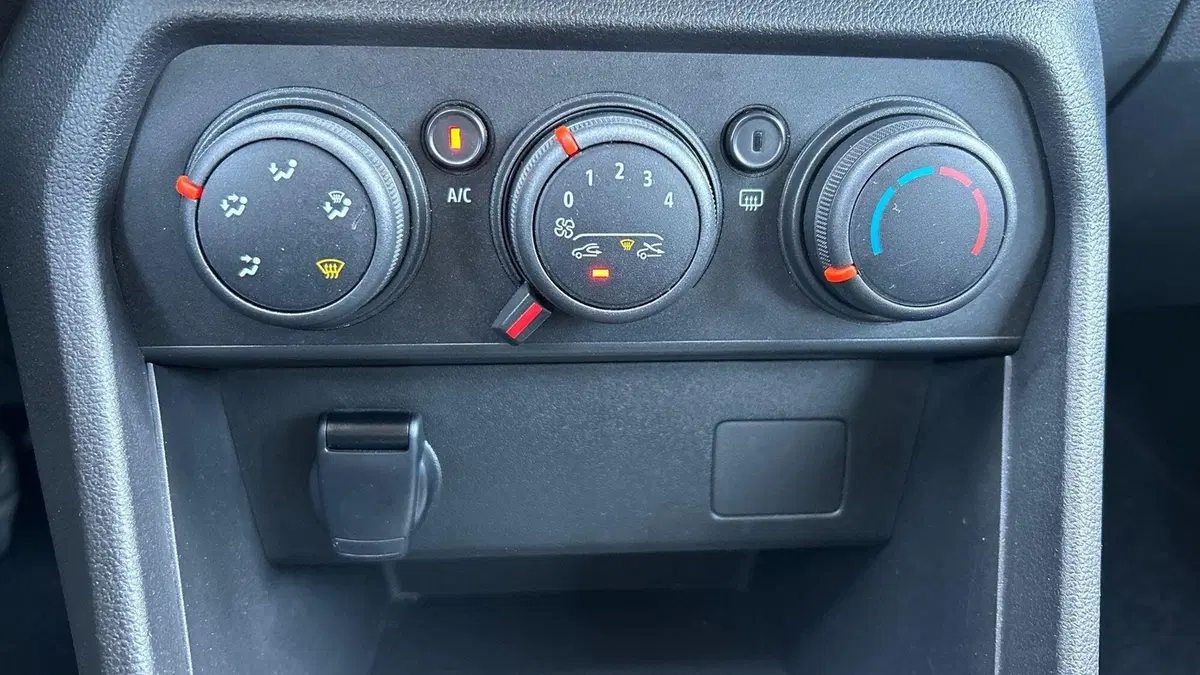Dacia Sandero usata a Parma (18)