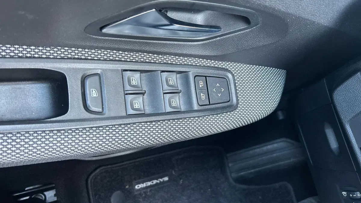 Dacia Sandero usata a Parma (19)