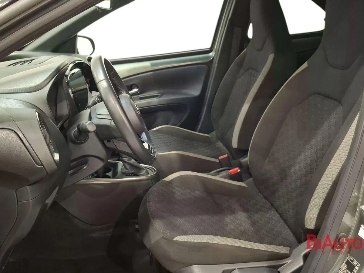 Toyota Aygo X usata a Firenze (19)