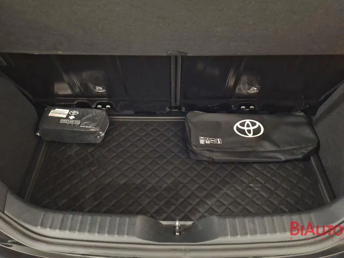 Toyota Aygo X usata a Firenze (5)