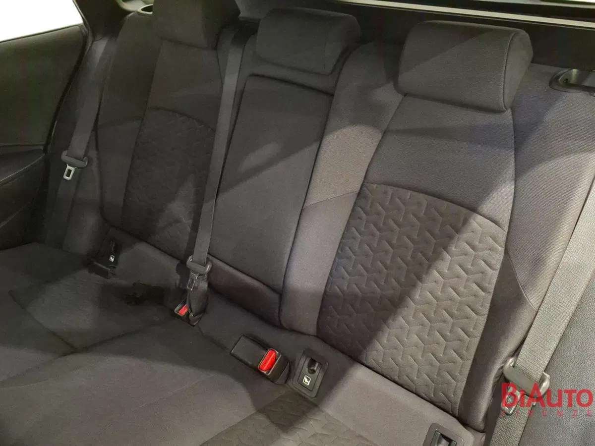 Toyota Corolla Touring Sports usata a Firenze (11)