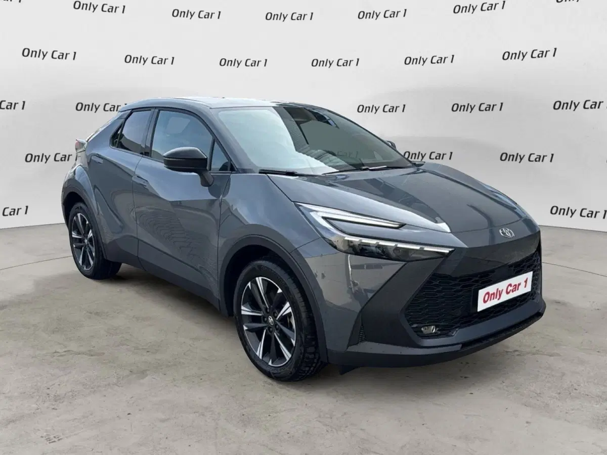 Toyota Toyota C-HR nuova a Ferrara