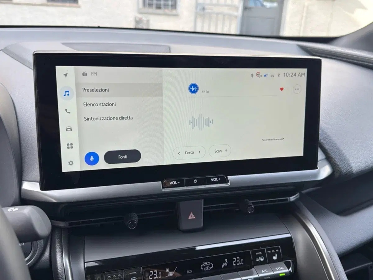 Toyota Toyota C-HR nuova a Ferrara (13)