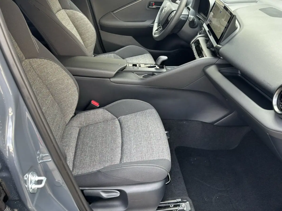 Toyota Toyota C-HR nuova a Ferrara (17)