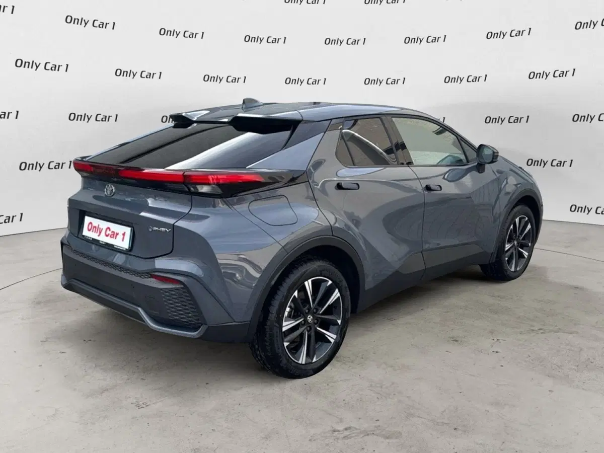 Toyota Toyota C-HR nuova a Ferrara (6)