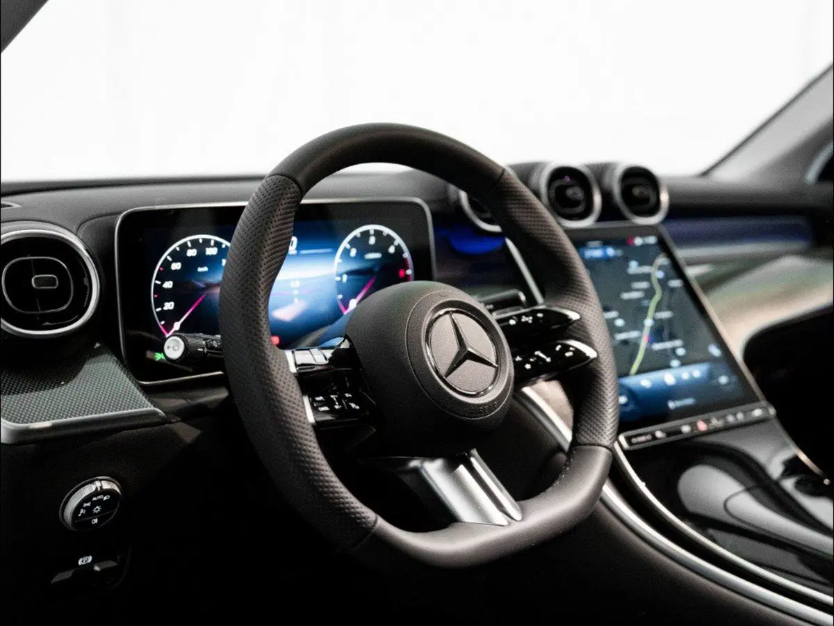 Mercedes-Benz GLC SUV nuova a Macerata (17)