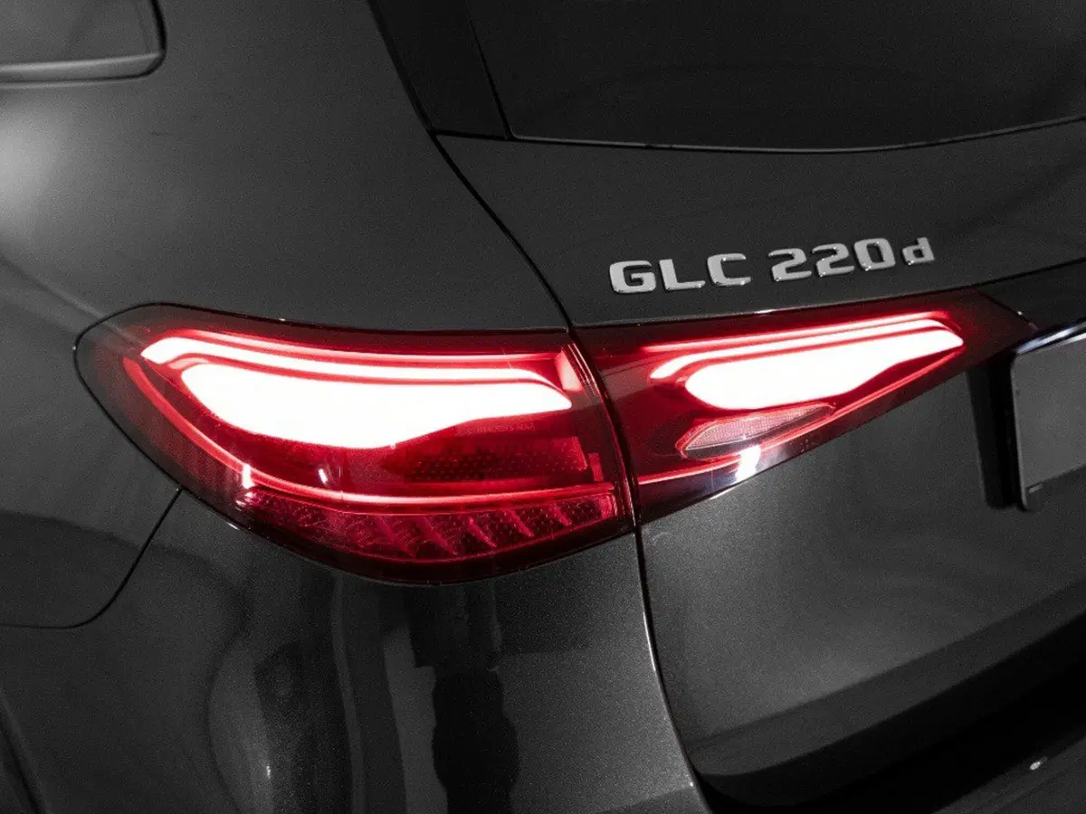 Mercedes-Benz GLC SUV nuova a Macerata (3)