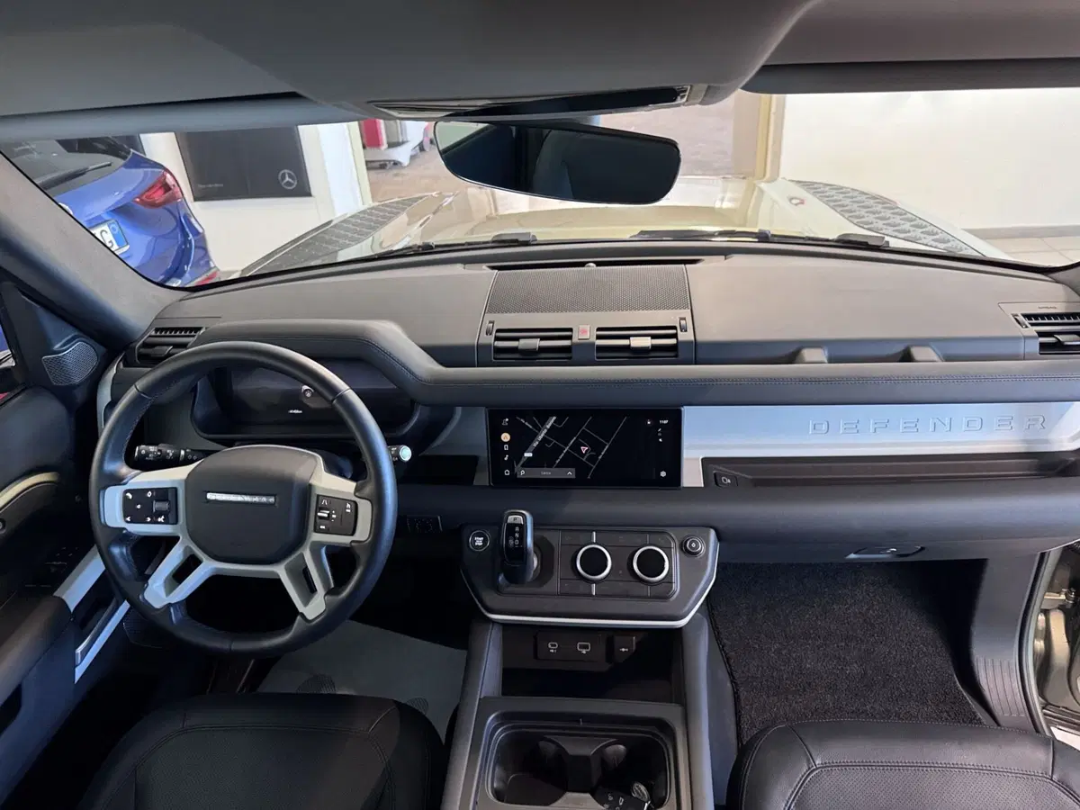 Land Rover Defender usata a Messina (11)