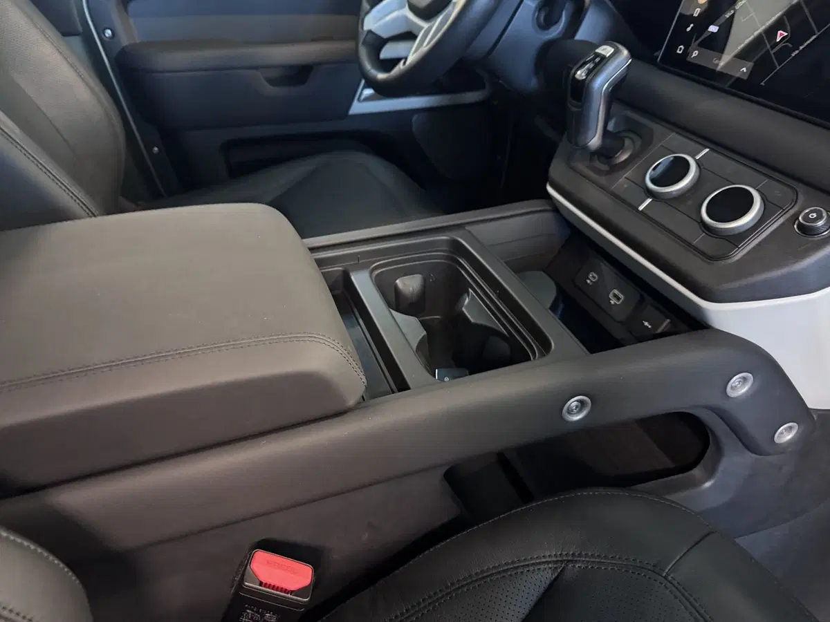 Land Rover Defender usata a Messina (13)