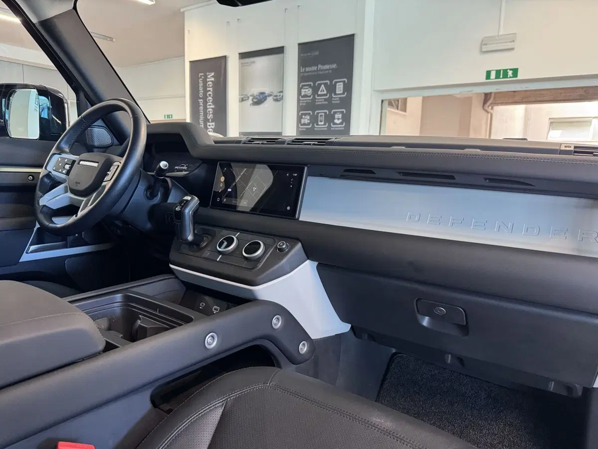 Land Rover Defender usata a Messina (9)