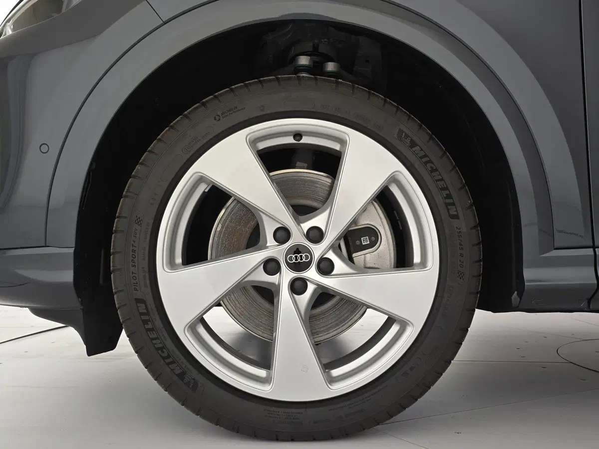 Audi Q5 Sportback nuova a Cuneo (7)