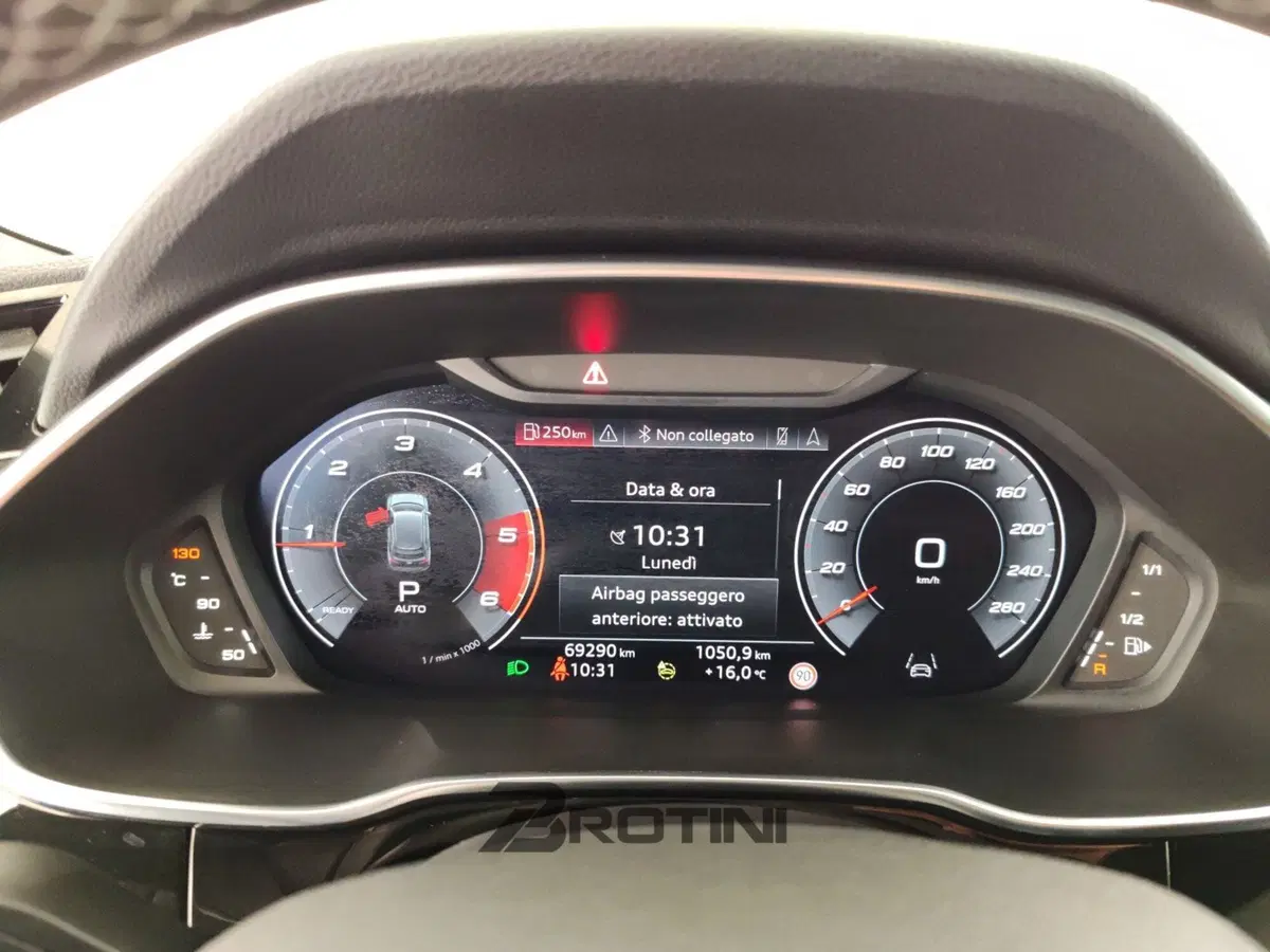 Audi Q3 Sportback usata a Massa-Carrara (16)