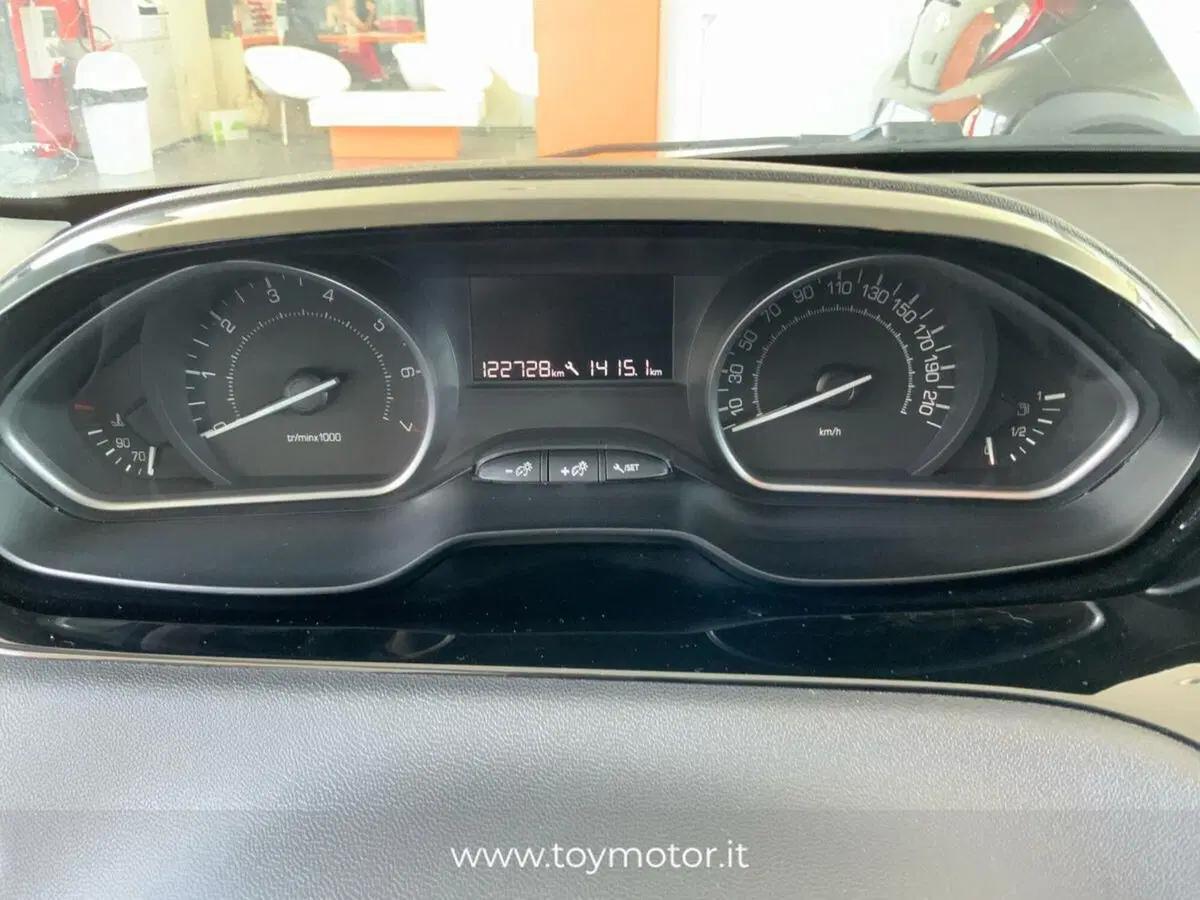 Peugeot 208 usata a Perugia (7)
