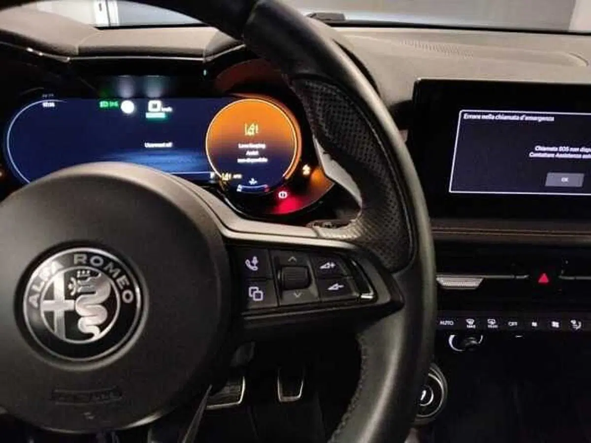 Alfa Romeo Tonale usata a Milano (19)