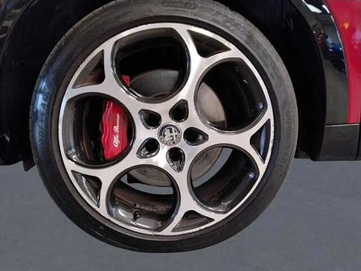 Alfa Romeo Tonale usata a Milano (9)