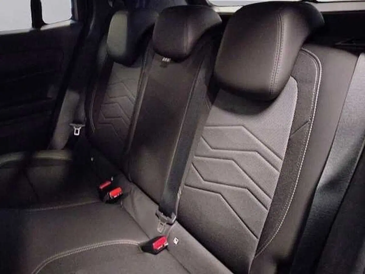 Jeep Avenger usata a Milano (13)