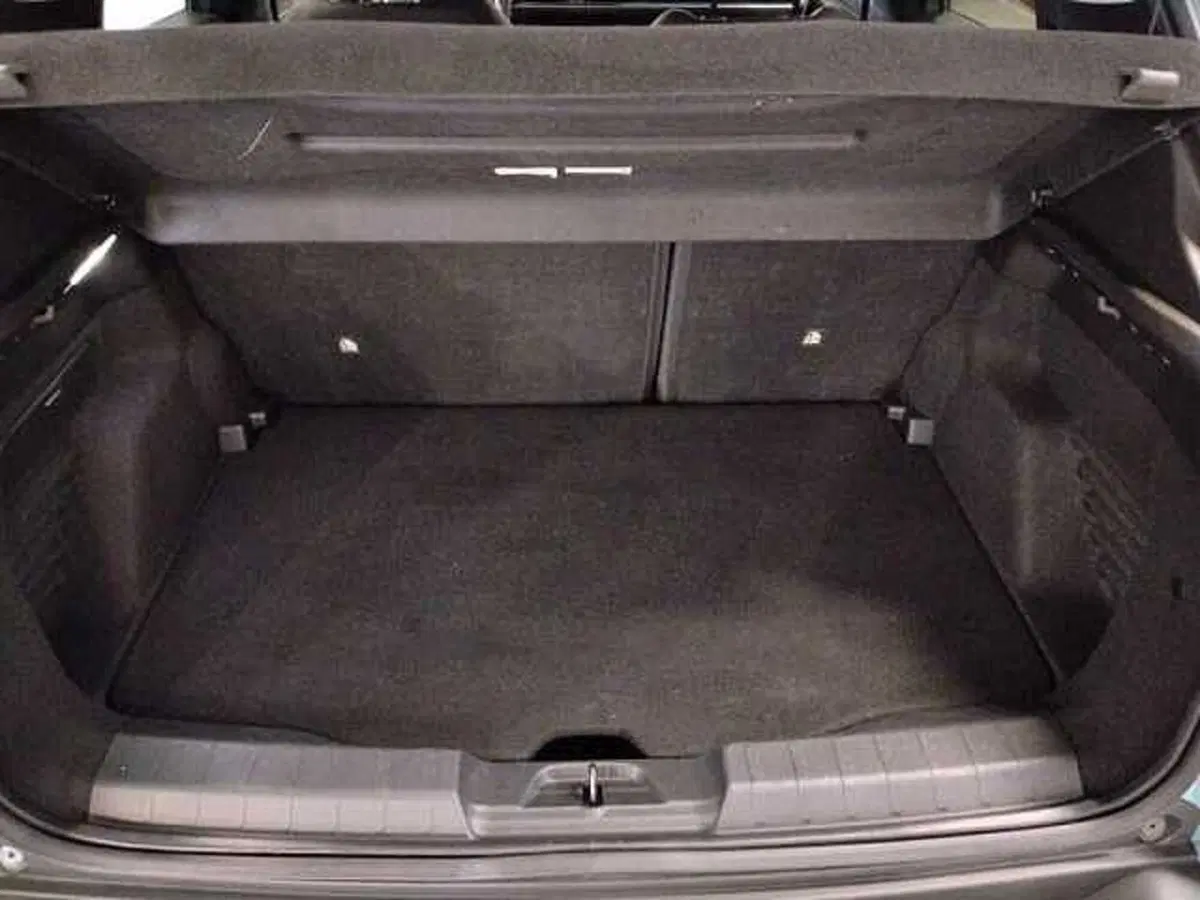 Jeep Avenger usata a Milano (15)