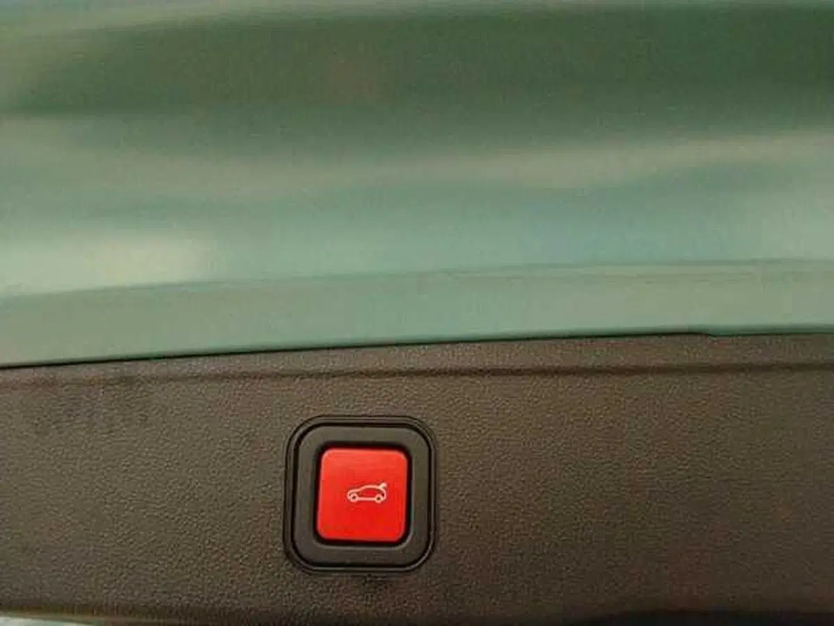 Jeep Avenger usata a Milano (16)