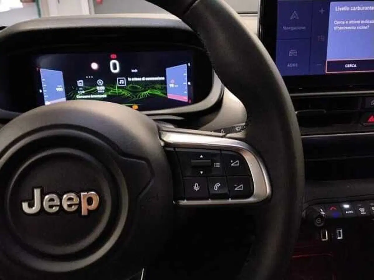Jeep Avenger usata a Milano (19)