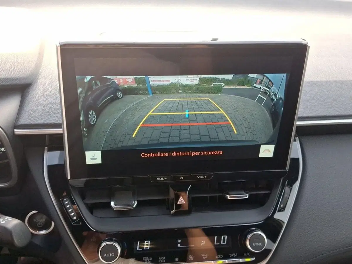 Toyota Corolla Cross Hybrid usata a Roma (14)