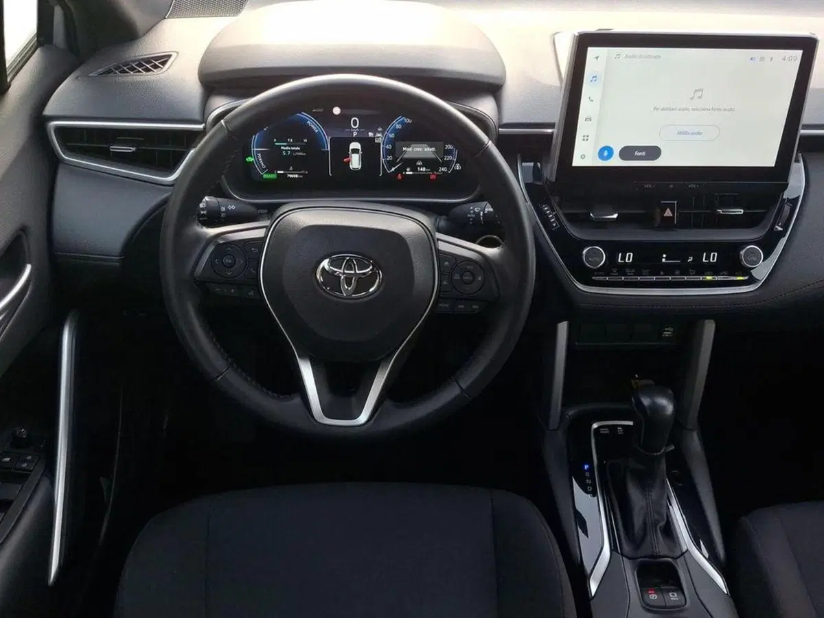 Toyota Corolla Cross Hybrid usata a Roma (8)