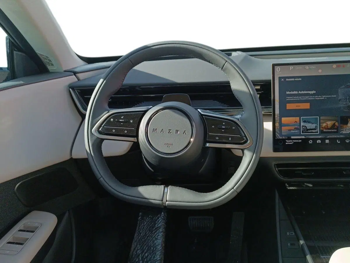 Mazda CX-6e nuova a Ravenna (10)