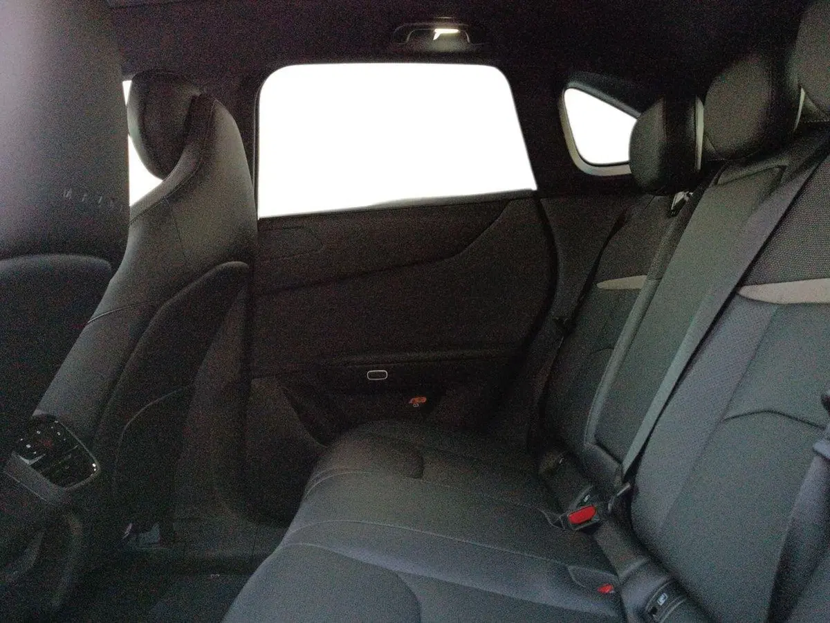 Mazda CX-6e nuova a Ravenna (6)