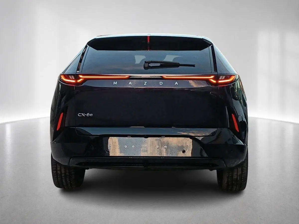 Mazda CX-6e nuova a Ravenna (7)