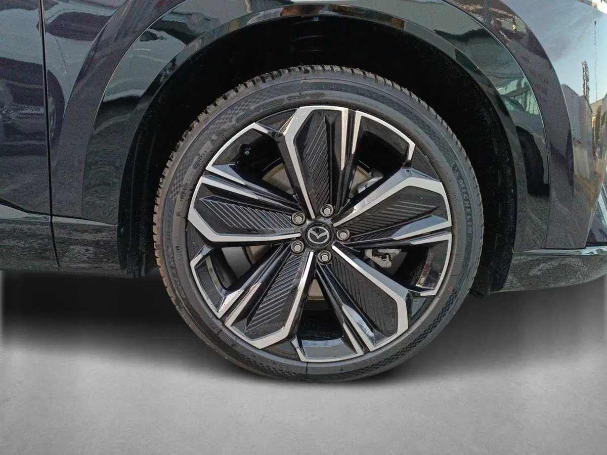 Mazda CX-6e nuova a Ravenna (9)