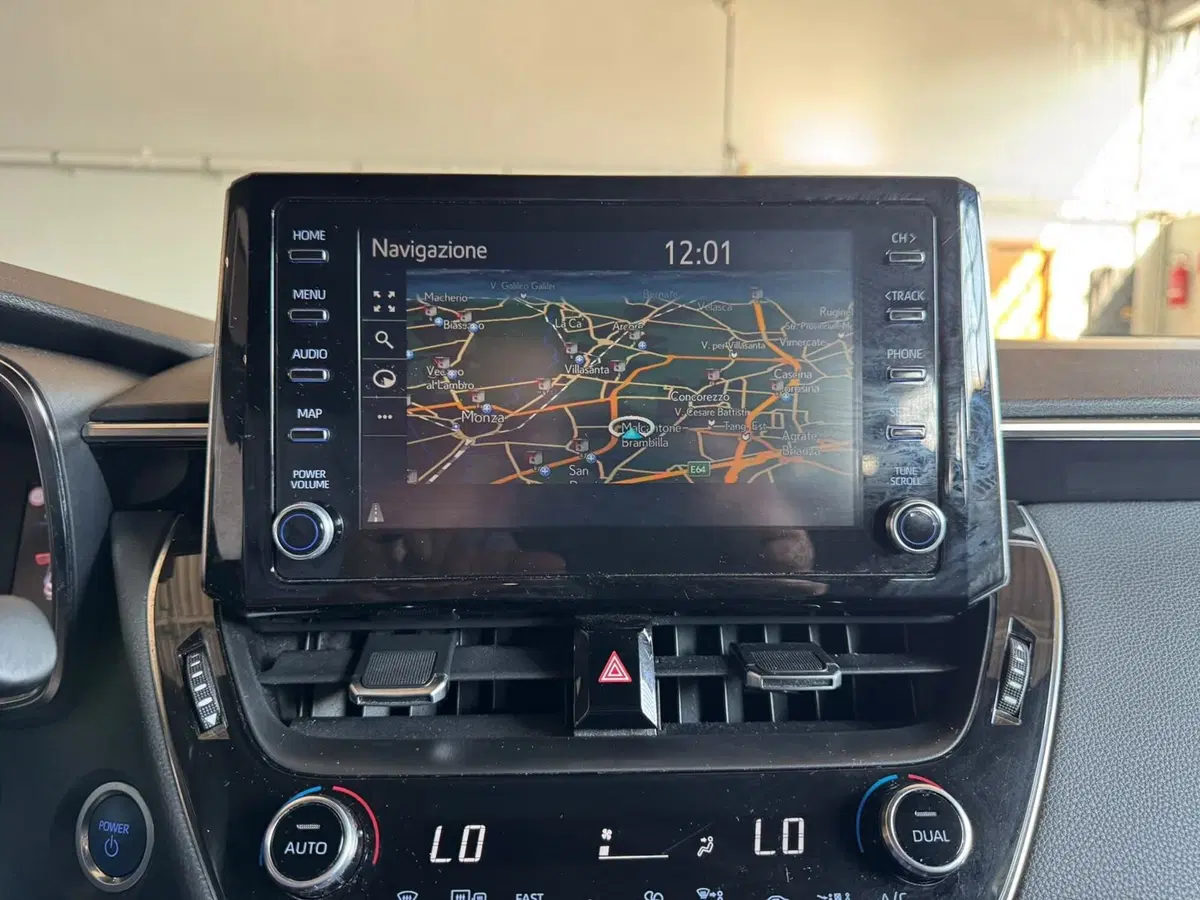 Toyota Corolla Touring Sports usata a Monza e Brianza (10)