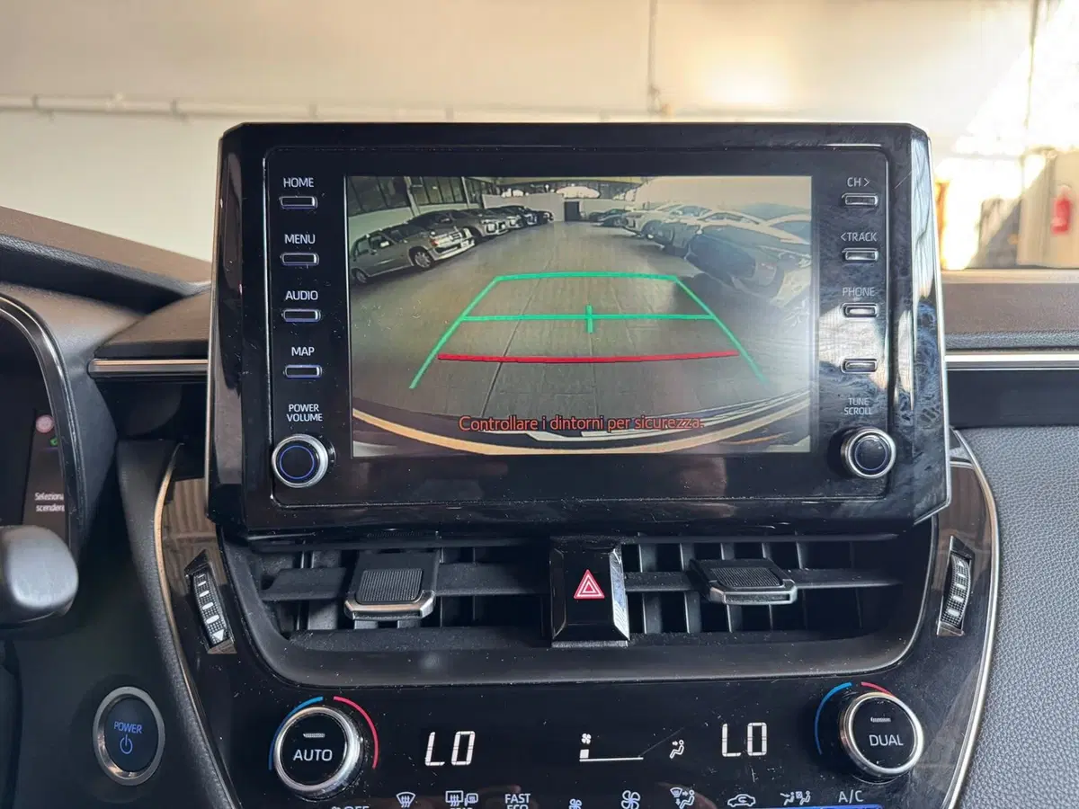 Toyota Corolla Touring Sports usata a Monza e Brianza (11)