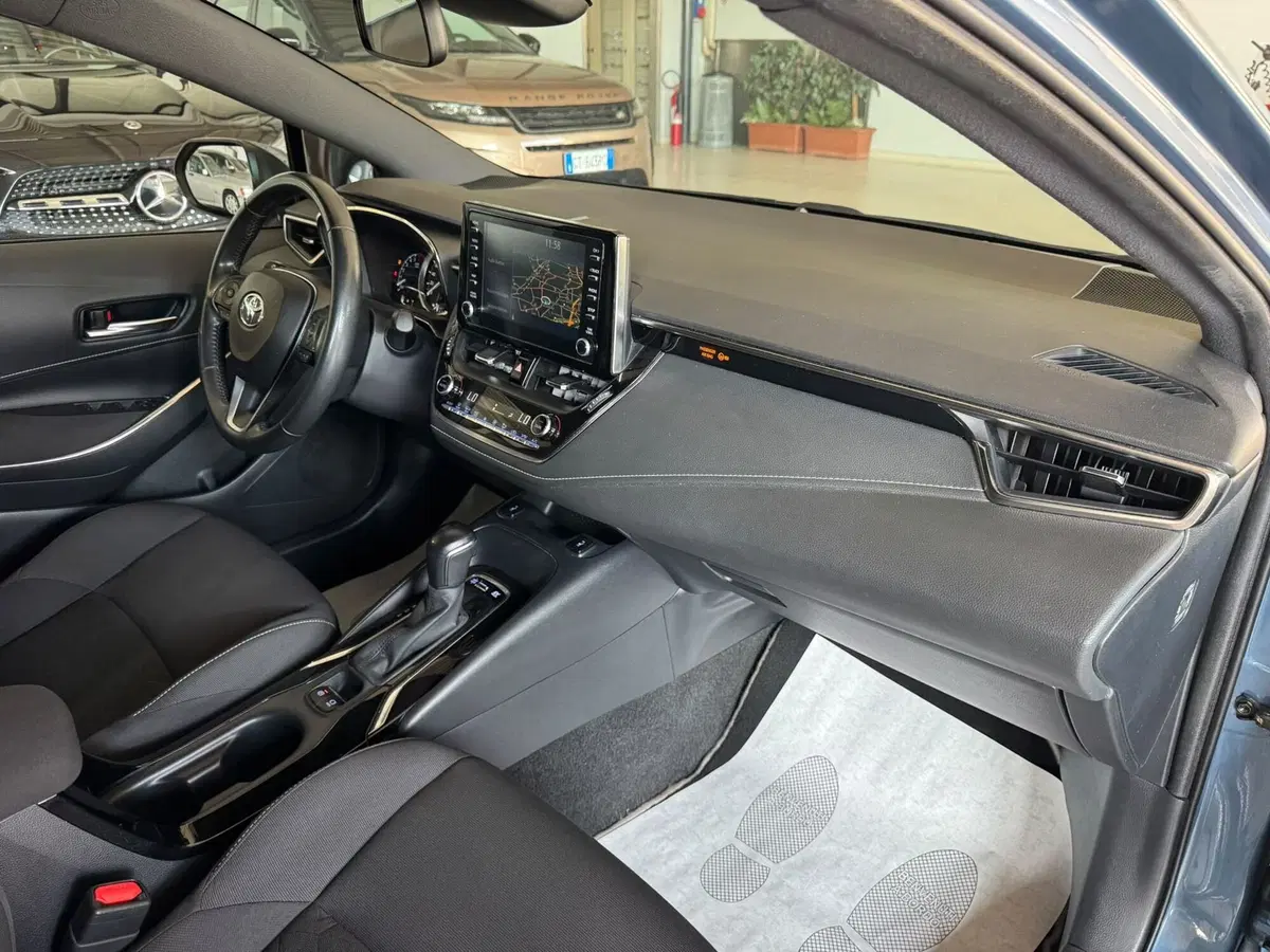 Toyota Corolla Touring Sports usata a Monza e Brianza (13)