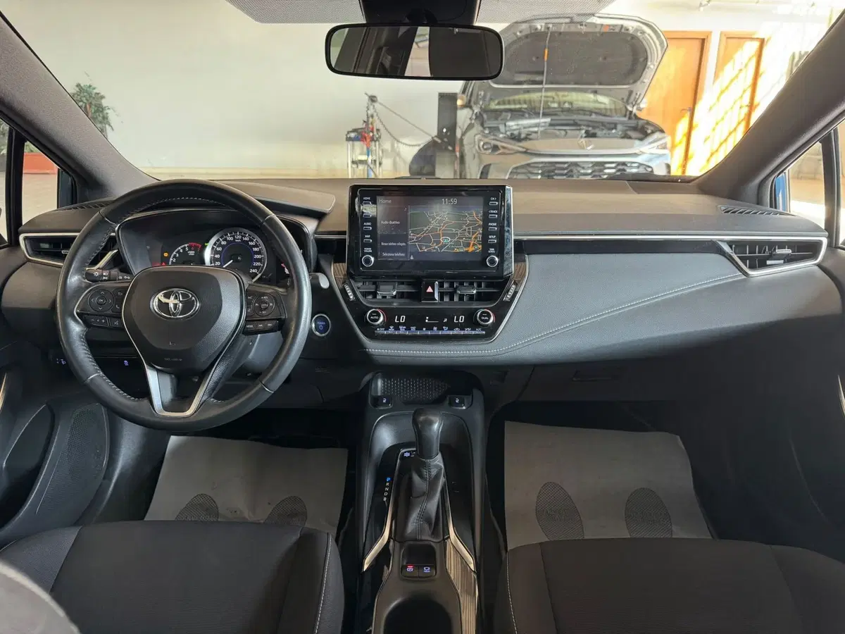 Toyota Corolla Touring Sports usata a Monza e Brianza (9)