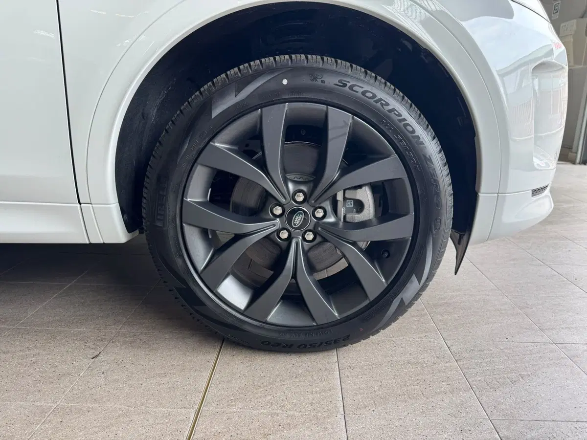 Land Rover Discovery Sport nuova a Monza e Brianza (20)