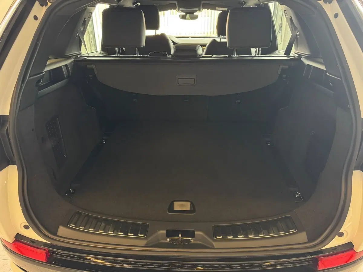 Land Rover Discovery Sport nuova a Monza e Brianza (6)