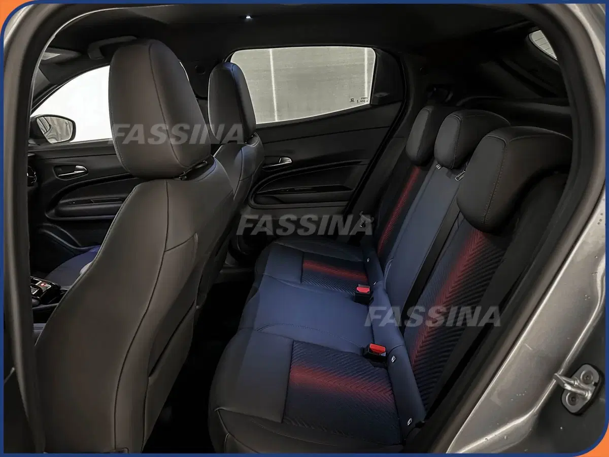 Alfa Romeo Junior nuova a Milano (10)