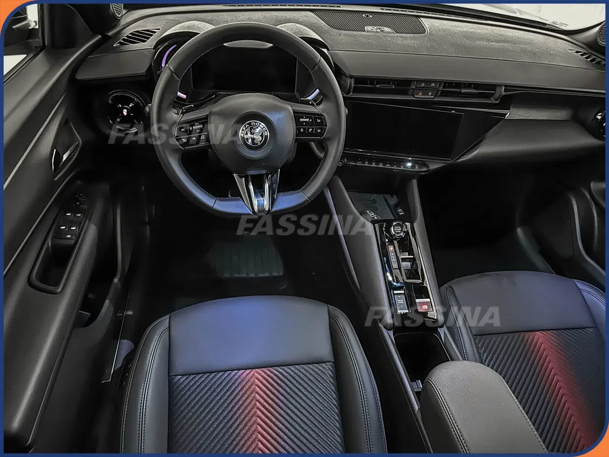Alfa Romeo Junior nuova a Milano (11)