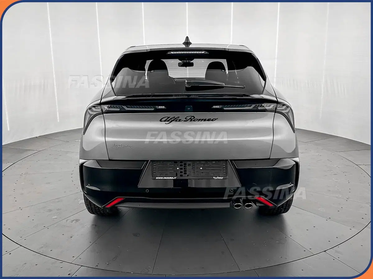 Alfa Romeo Junior nuova a Milano (5)