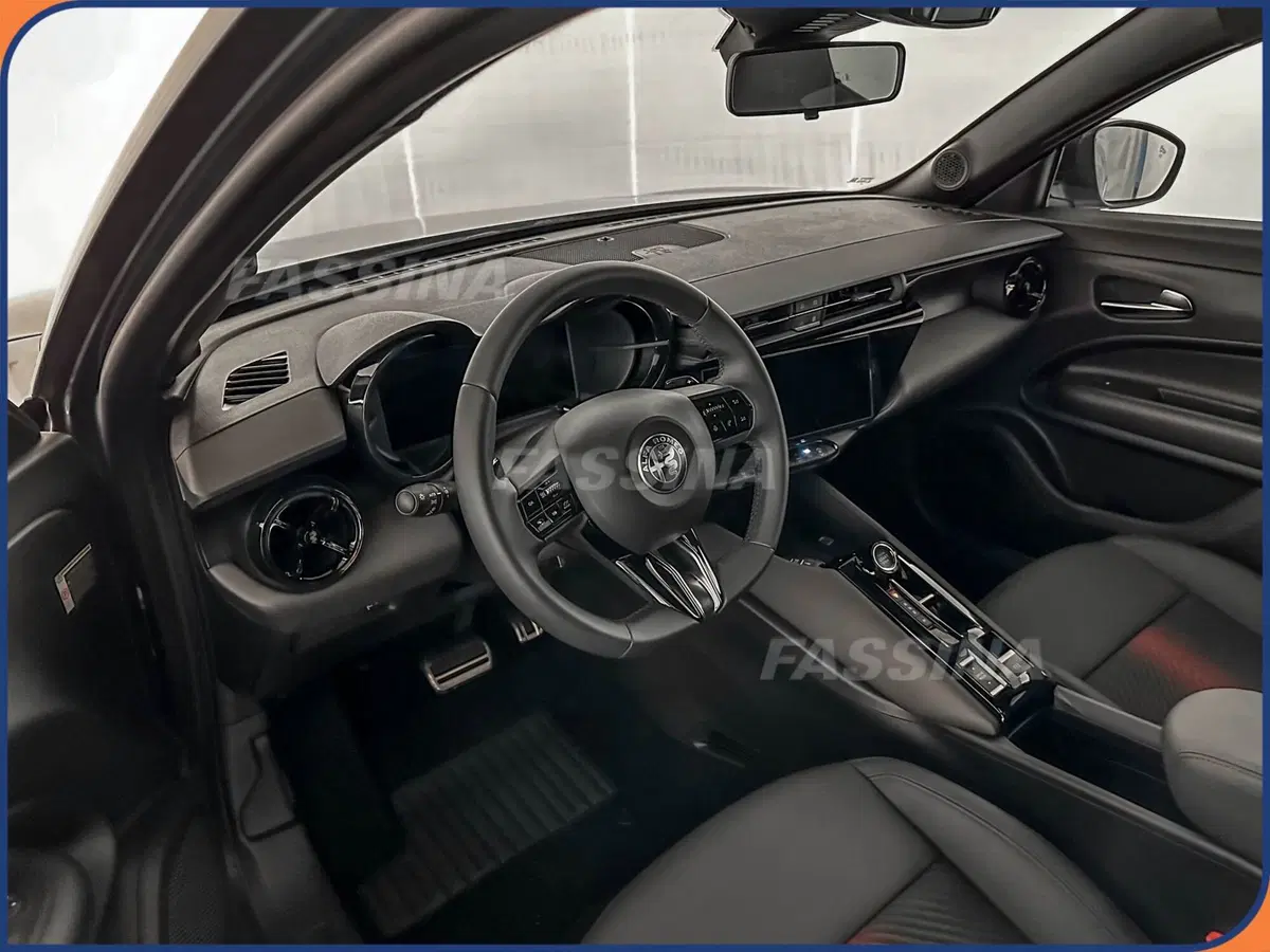 Alfa Romeo Junior nuova a Milano (9)