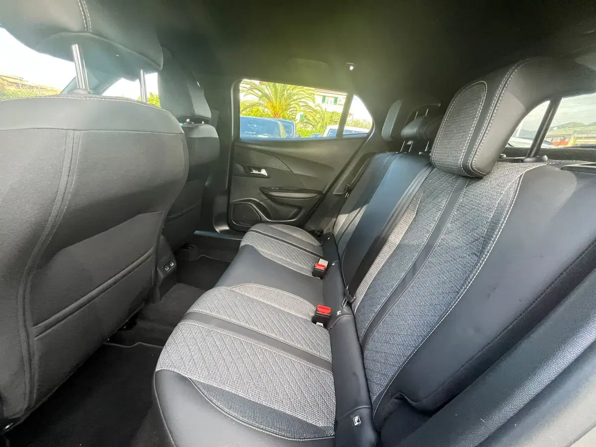 Peugeot 2008 usata a Massa-Carrara (13)