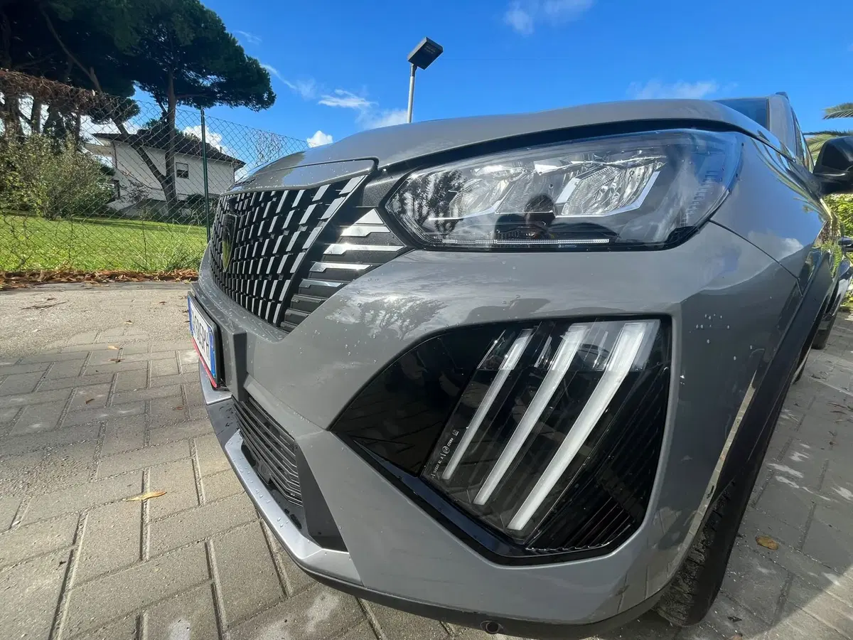 Peugeot 2008 usata a Massa-Carrara (16)