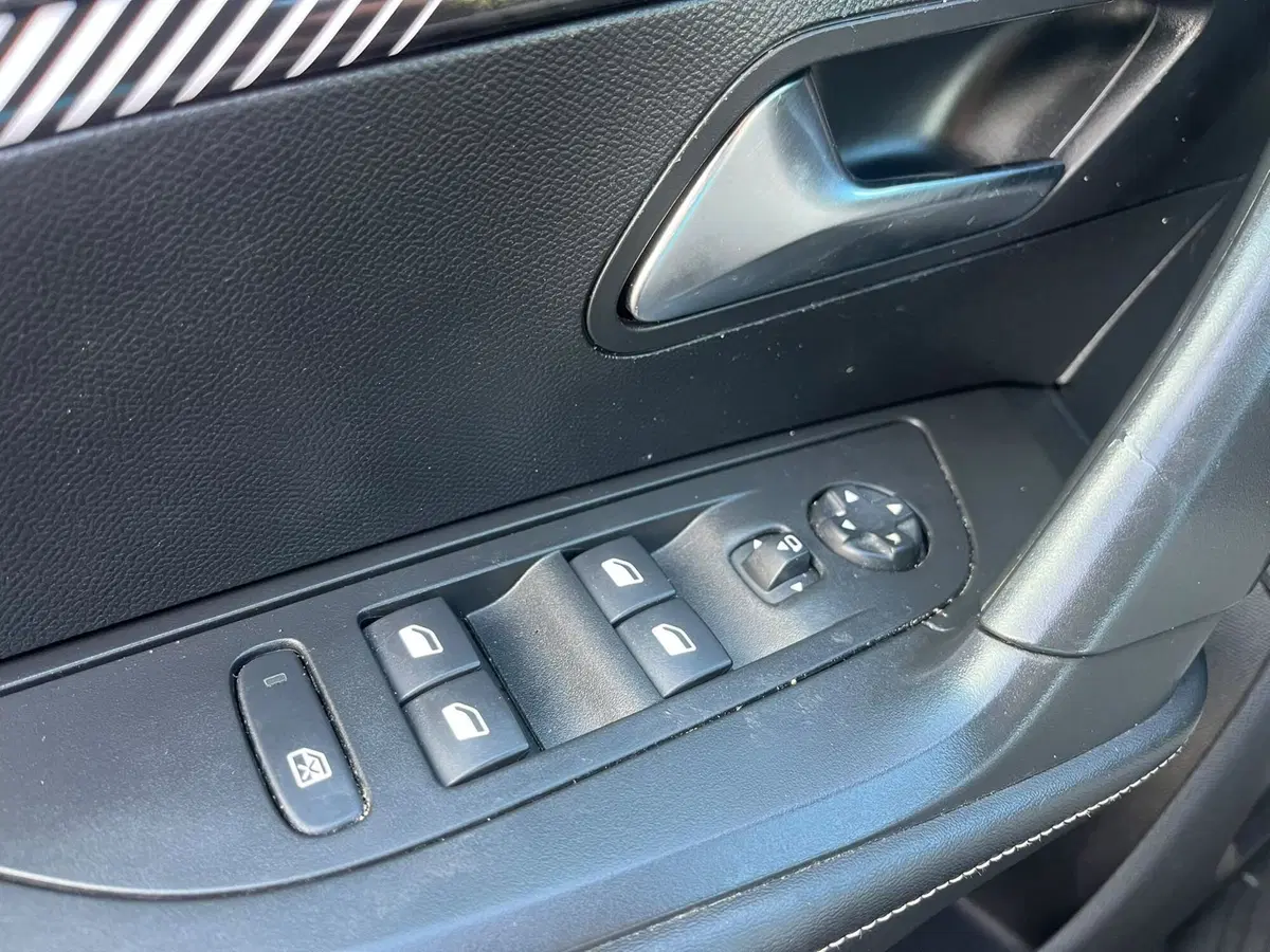 Peugeot 2008 usata a Massa-Carrara (19)
