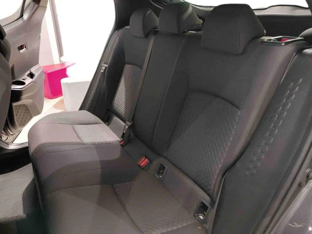 Toyota Toyota C-HR usata a Cagliari (11)