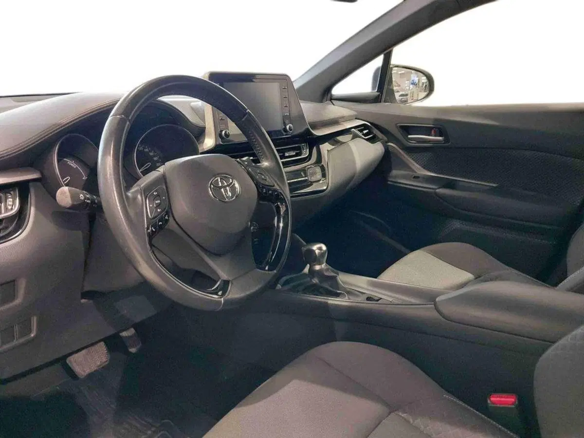 Toyota Toyota C-HR usata a Cagliari (7)