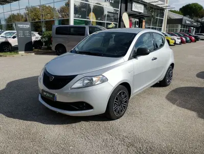 Lancia Ypsilon 1.2 69 CV 5 porte GPL Ecochic Elefantino Blu del 2019 usata a Ravenna