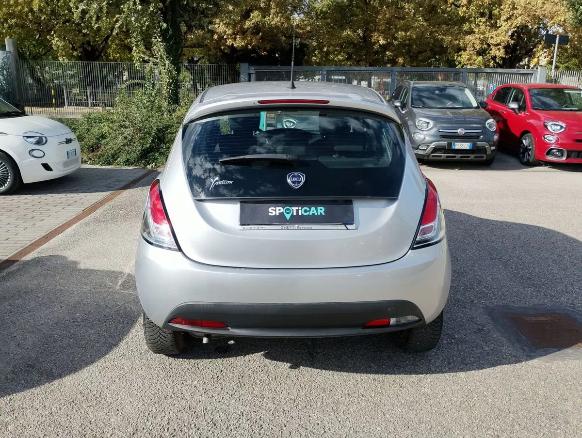 Lancia Ypsilon usata a Ravenna (12)