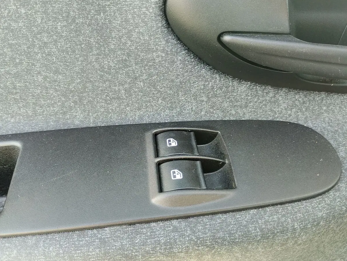 Lancia Ypsilon usata a Ravenna (13)